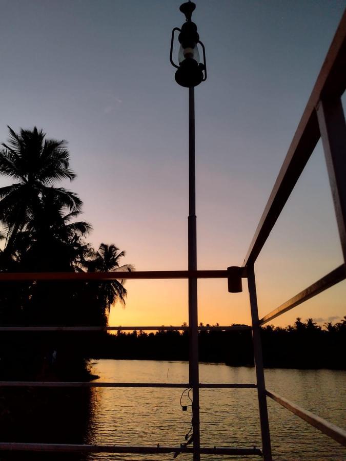 Hangout Kalyanpur ภายนอก รูปภาพ